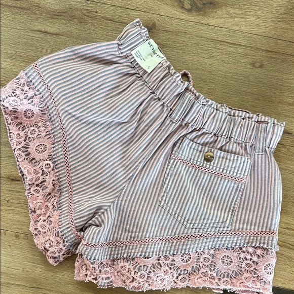 NWT FREE PEOPLE Striped Pink Lace Trim Women's Shorts - Picture 5 of 5